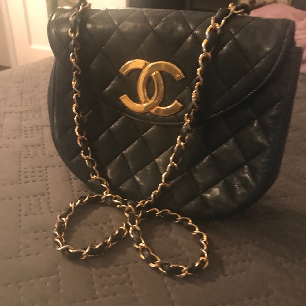 COPY - Chanel small bag large CC logo, won’t go any lower
